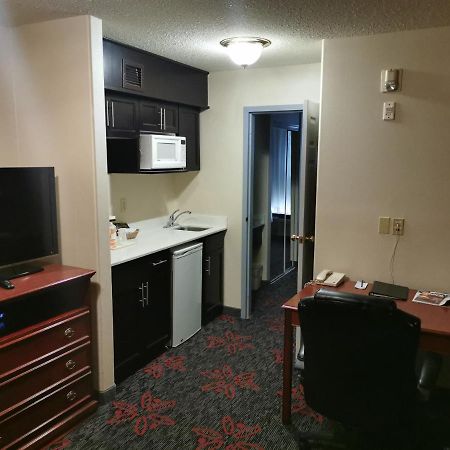 Comfort Inn & Suites University Calgary Exterior photo