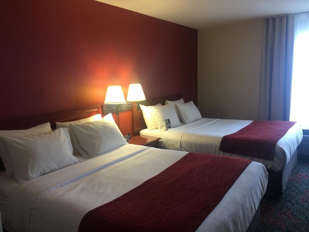 Comfort Inn & Suites University Calgary Exterior photo