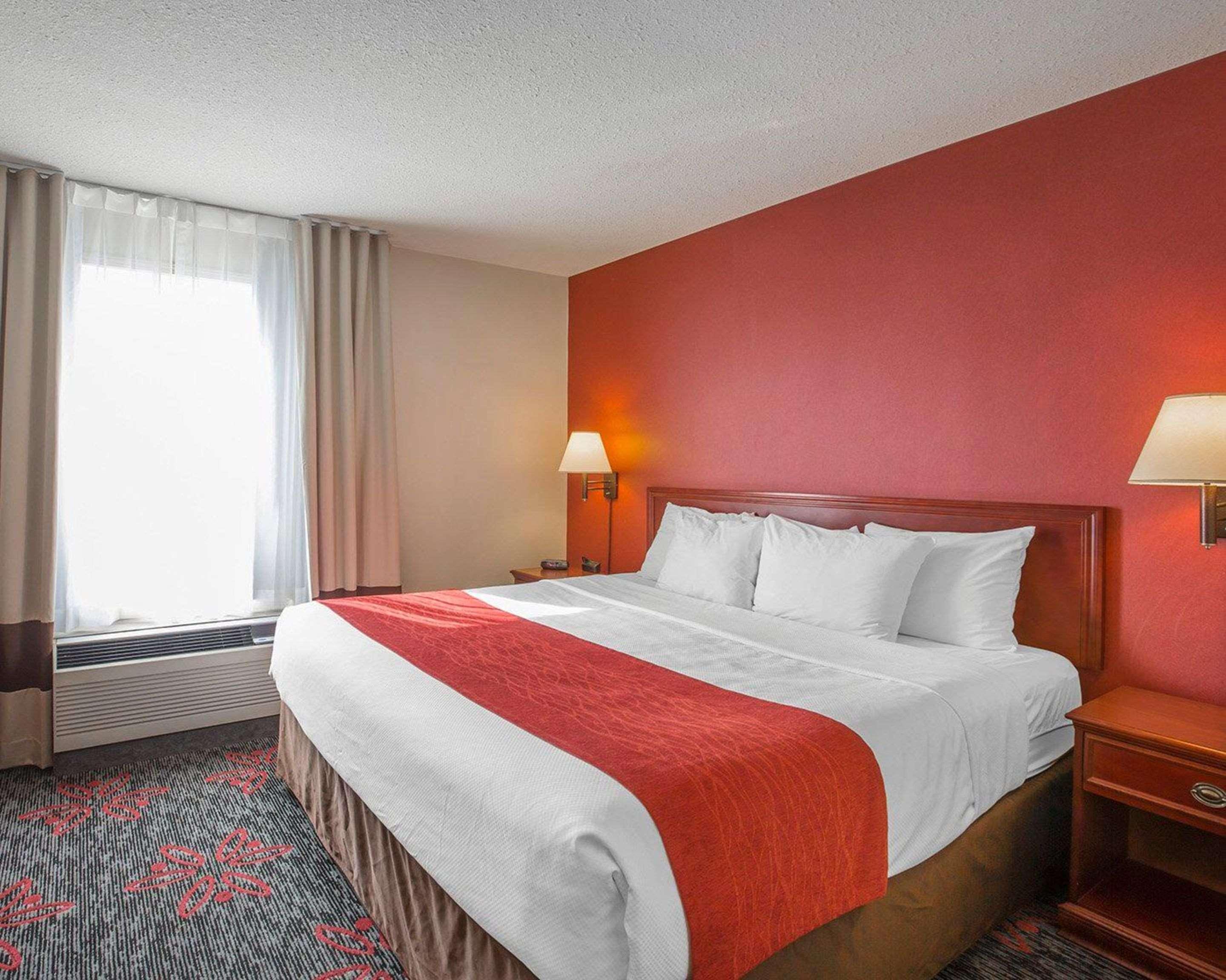 Comfort Inn & Suites University Calgary Exterior photo
