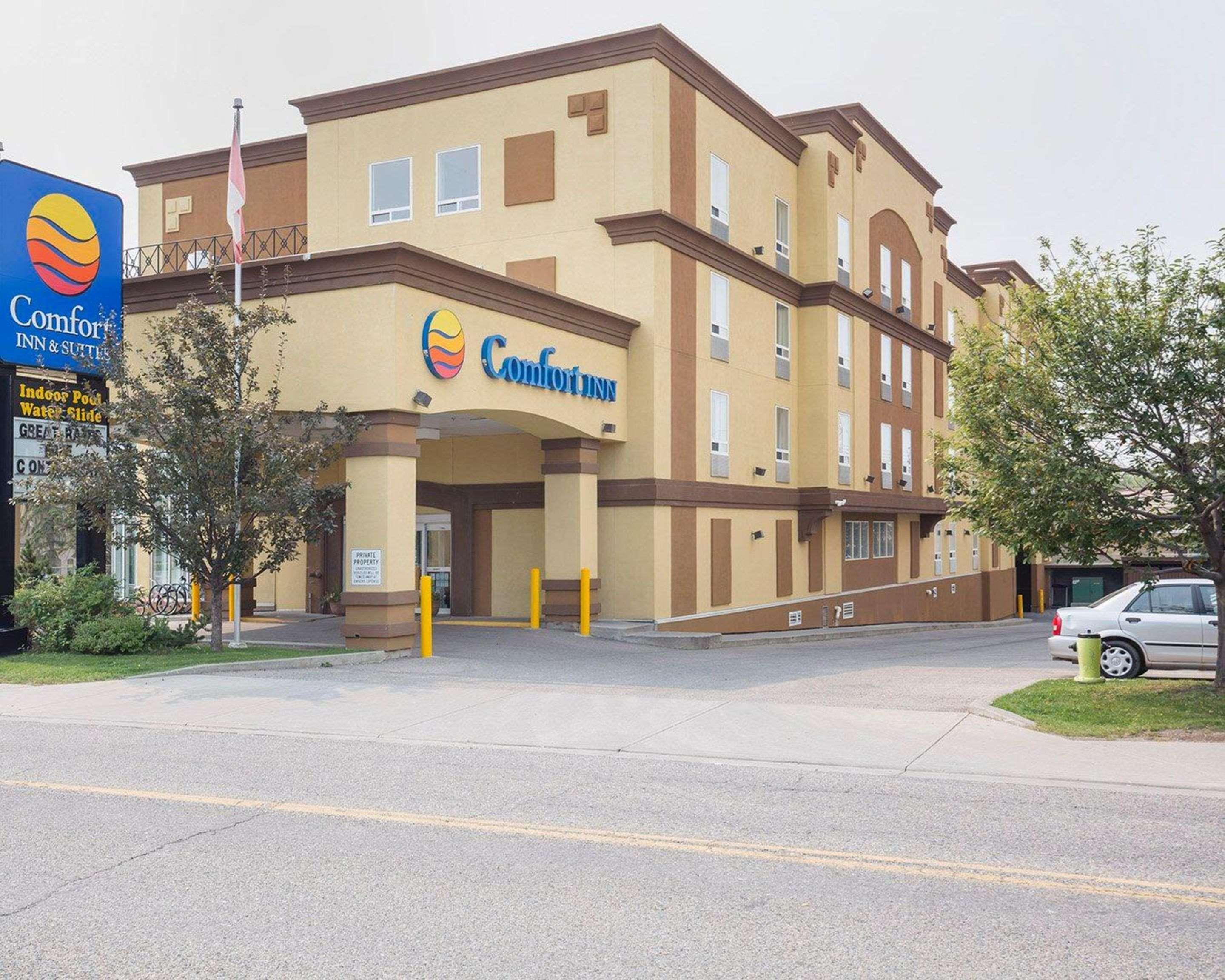Comfort Inn & Suites University Calgary Exterior photo