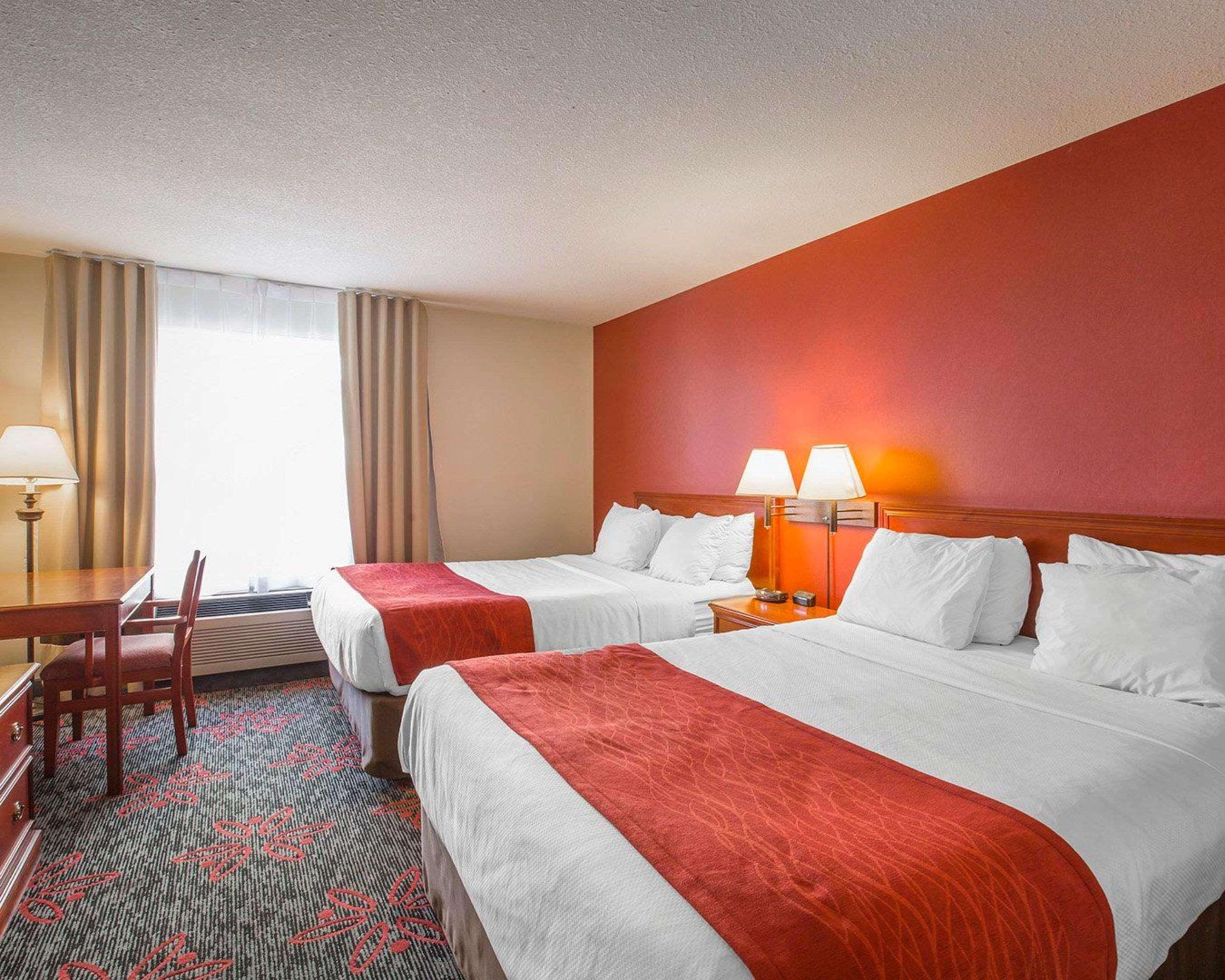 Comfort Inn & Suites University Calgary Exterior photo
