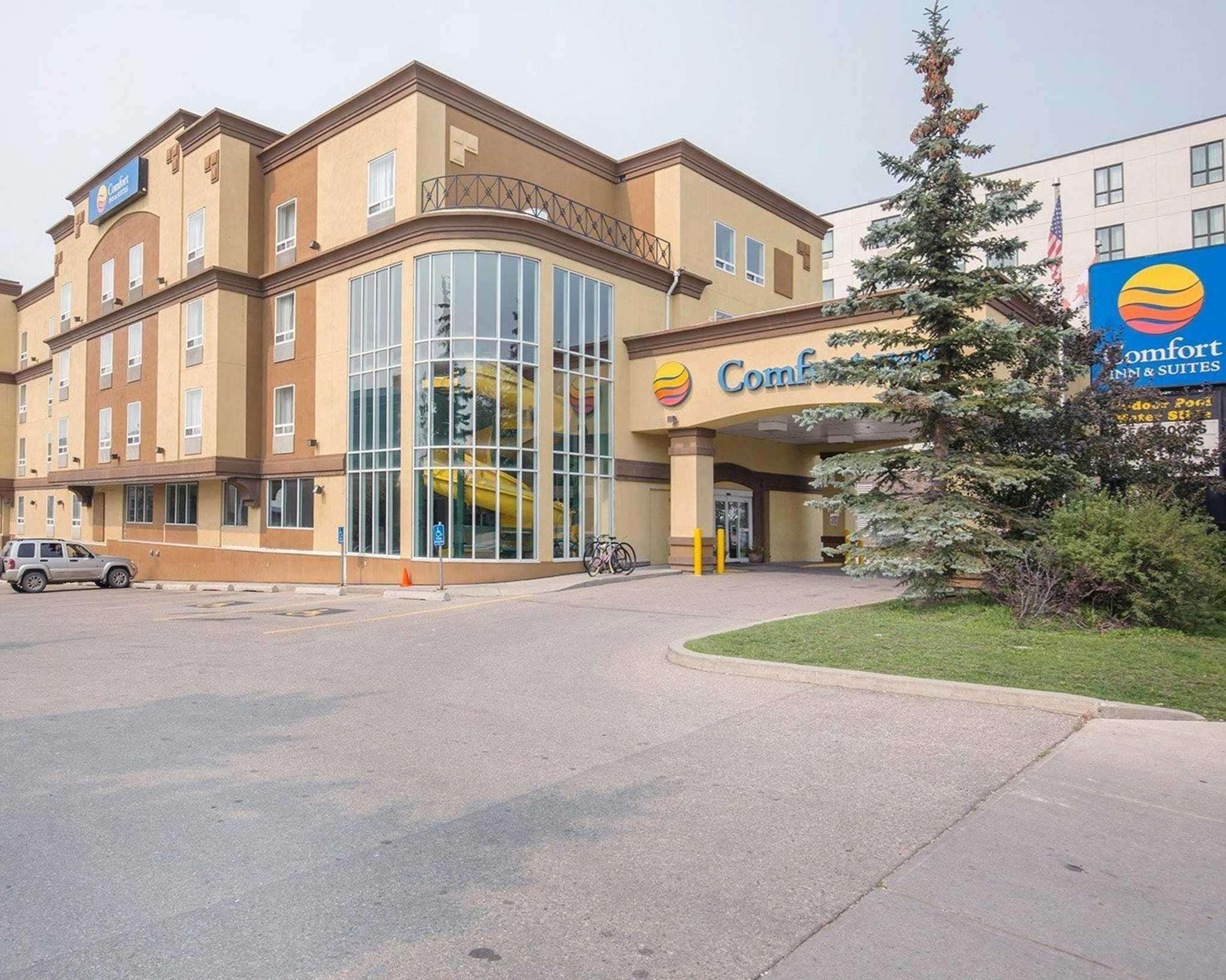 Comfort Inn & Suites University Calgary Exterior photo