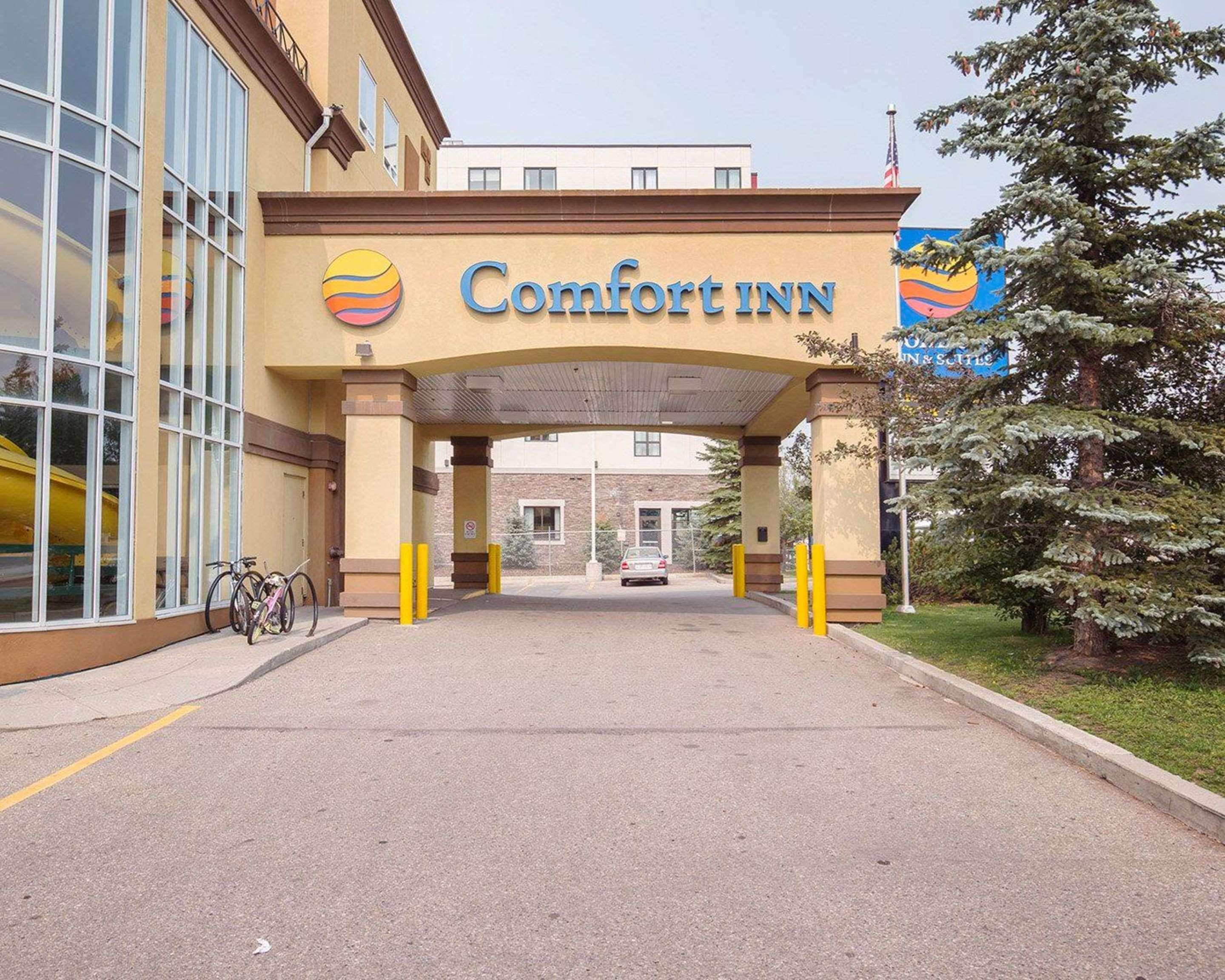 Comfort Inn & Suites University Calgary Exterior photo