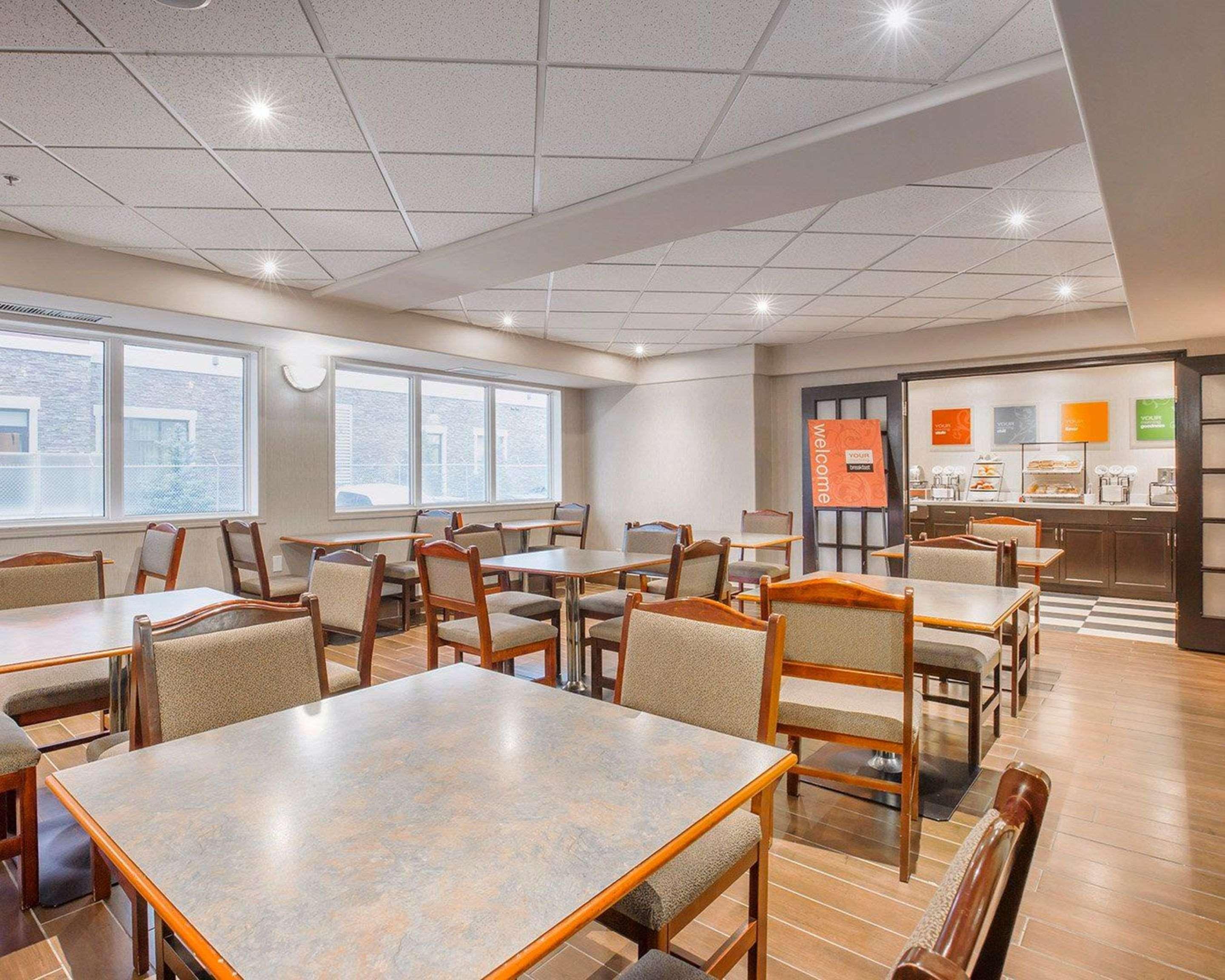 Comfort Inn & Suites University Calgary Exterior photo