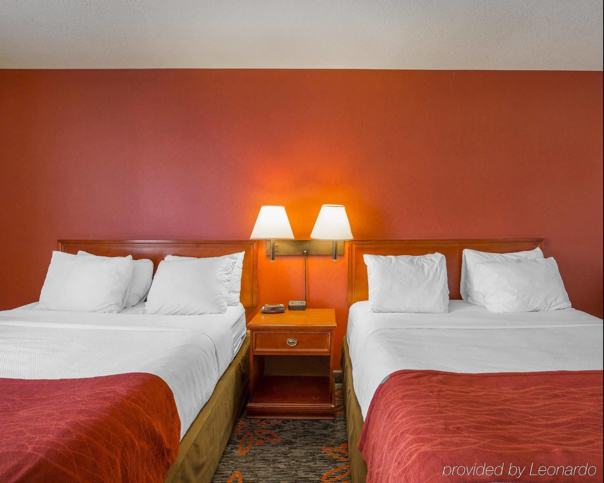 Comfort Inn & Suites University Calgary Exterior photo