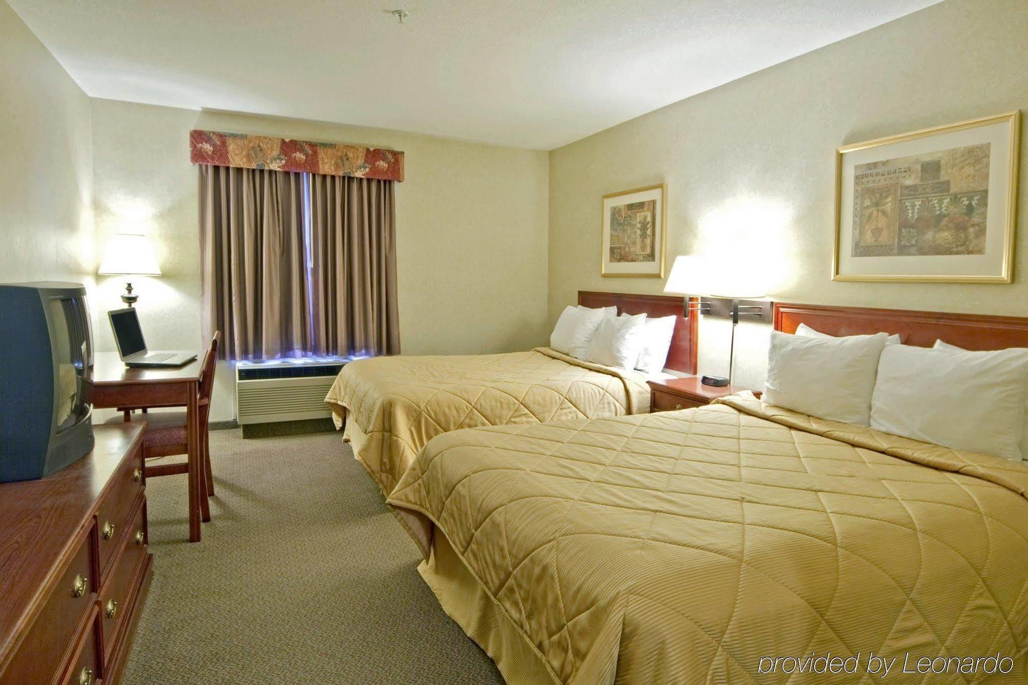 Comfort Inn & Suites University Calgary Exterior photo